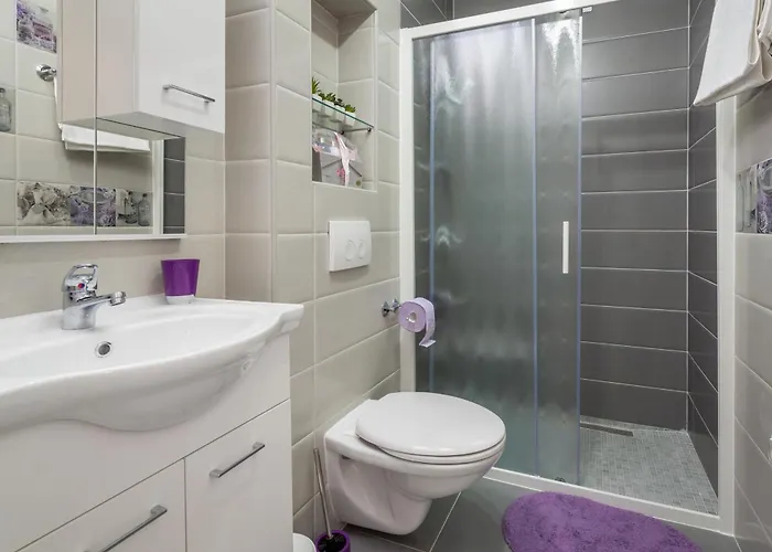 Lägenhet With Parking Space Kastel Stari, Kastela - 19740 Kaštel Stari