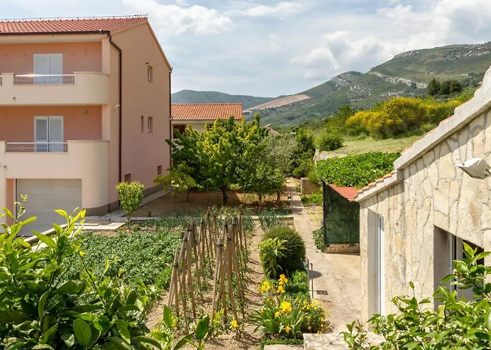 With Parking Space Kastel Stari, Kastela - 19740 *